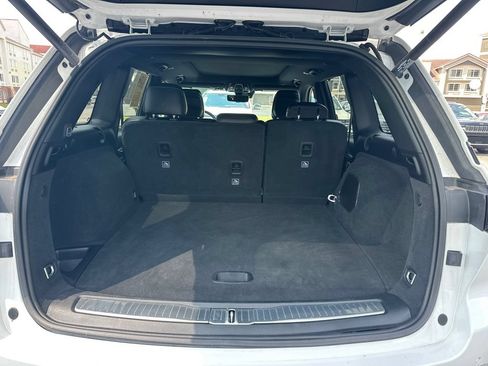 Used 2023 Jeep Grand Cherokee Overland w/ Luxury Tech Group IV RWD image 18