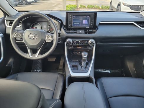 Used 2022 Toyota RAV4 XLE Premium image 13