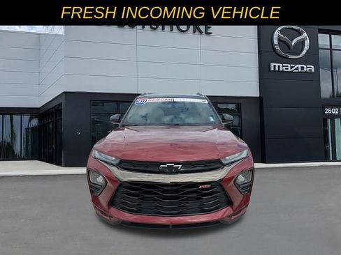 Used 2023 Chevrolet TrailBlazer RS w/ Sun and Liftgate Package FWD image 8
