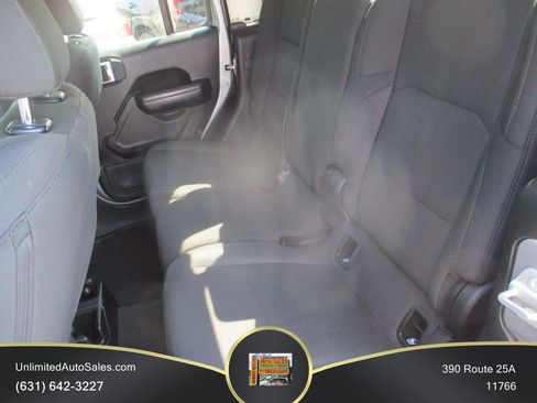 Used 2020 Jeep Gladiator Sport w/ Quick Order Package 24S AWD/4WD image 7