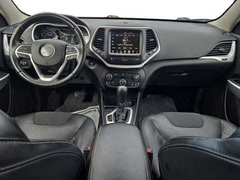 Used 2018 Jeep Cherokee Latitude Plus FWD image 15
