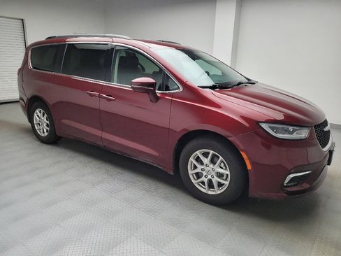 Used 2022 Chrysler Pacifica Touring-L FWD image 11