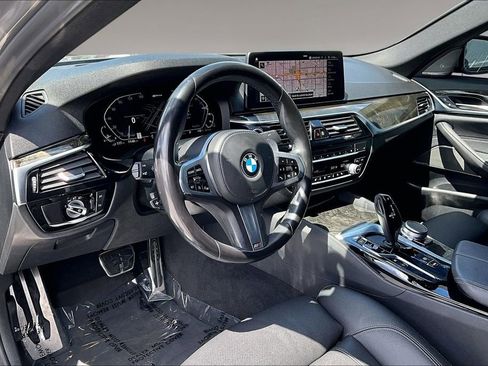 Used 2021 BMW 530e w/ M Sport Package RWD image 15