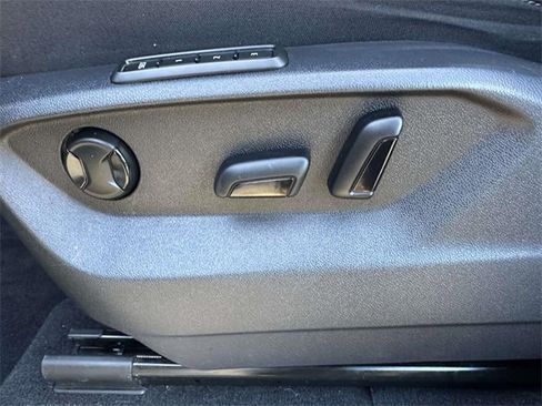 Used 2023 Volkswagen Atlas Cross Sport SEL R-Line image 23