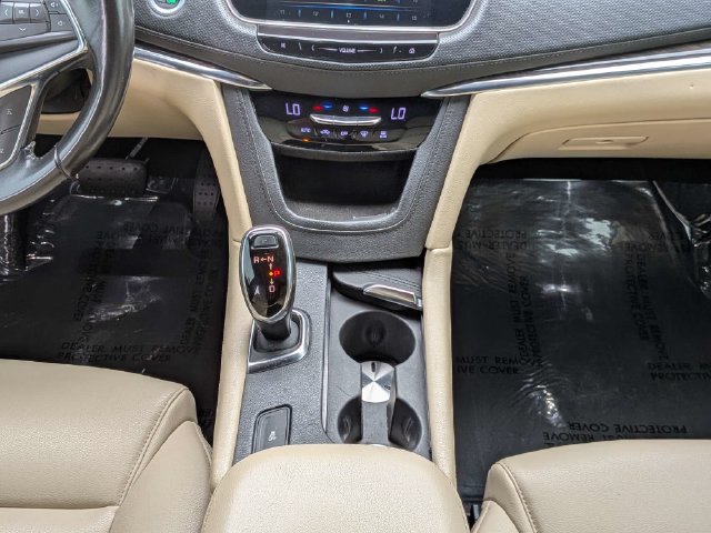 Used 2019 Cadillac XT5 FWD image 19