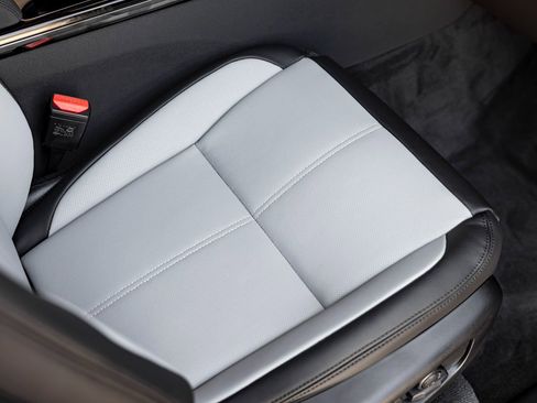 New 2026 Land Rover Range Rover Velar Dynamic SE image 28