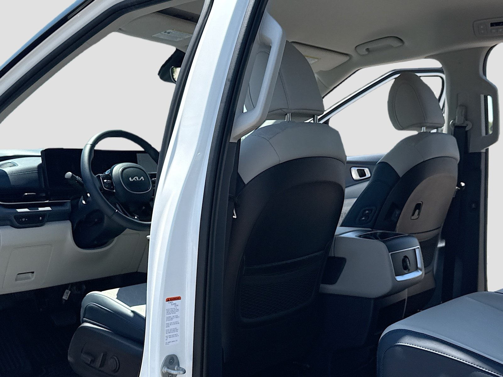 Used 2026 Kia Carnival EX FWD image 6