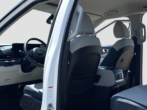Used 2026 Kia Carnival EX FWD image 6