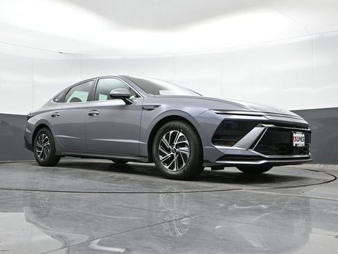 New 2026 Hyundai Sonata Blue FWD image 42