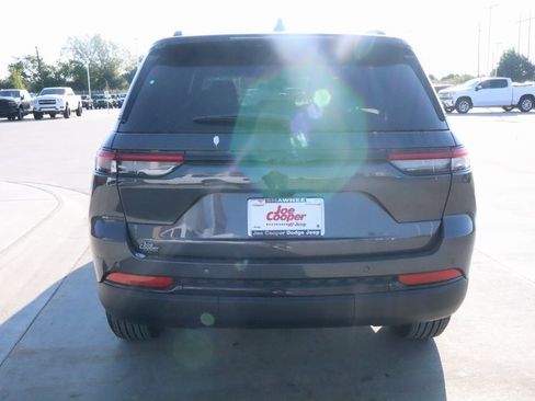New 2025 Jeep Grand Cherokee Altitude image 21