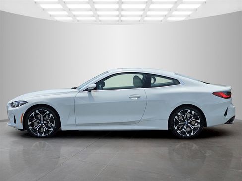 Used 2026 BMW 430i Coupe w/ Convenience Package image 3