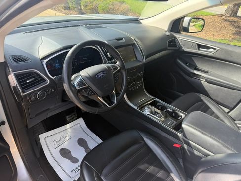 Used 2019 Ford Edge SEL w/ Equipment Group 201A AWD/4WD image 13