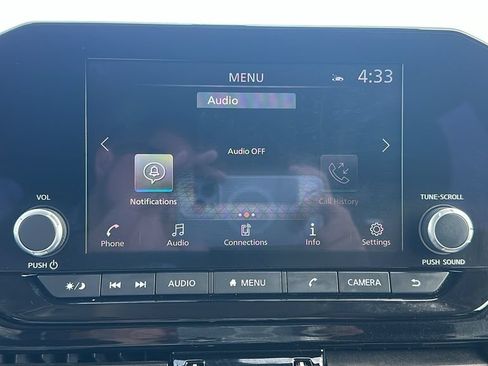 Used 2025 Nissan Pathfinder SV FWD image 24