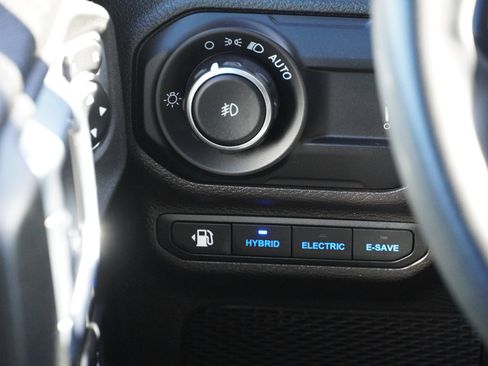 Used 2023 Jeep Wrangler Unlimited image 37