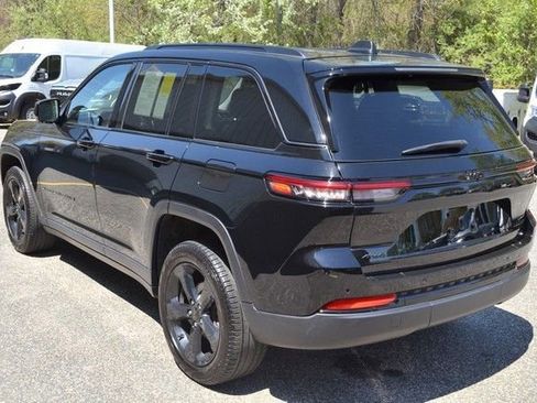 Used 2023 Jeep Grand Cherokee Limited w/ Black Appearance Package AWD/4WD image 6