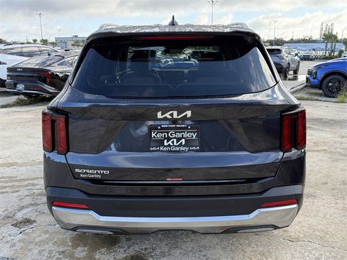 New 2026 Kia Sorento S image 5