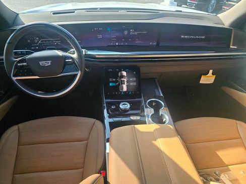 Used 2026 Cadillac Escalade Luxury w/ Touring Package AWD/4WD image 15