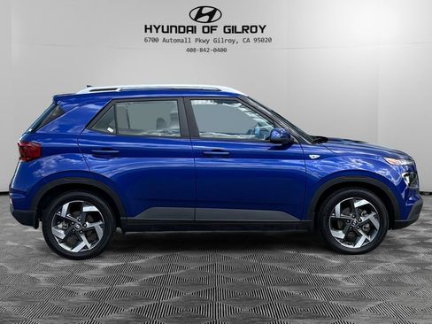 Used 2022 Hyundai Venue SEL image 4