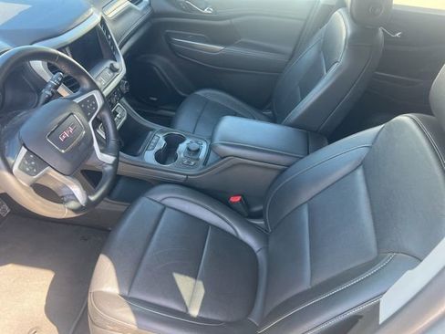 Used 2023 GMC Acadia SLT w/ Elevation Edition image 11