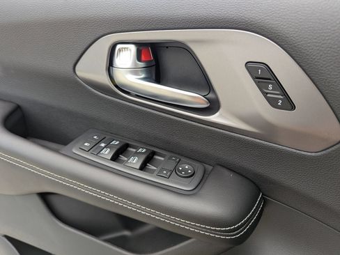 New 2026 Chrysler Pacifica Select FWD image 15