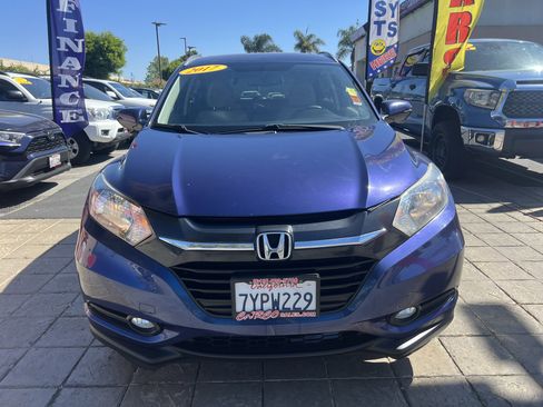 Used 2017 Honda HR-V EX-L image 2