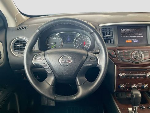 Used 2019 Nissan Pathfinder Platinum w/ Cargo Package FWD image 11