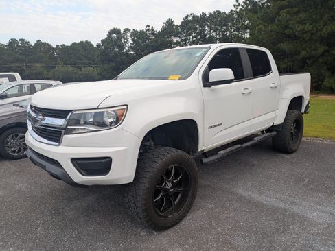 Used 2019 Chevrolet Colorado LT RWD image 2