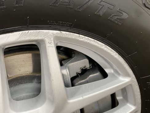 Used 2021 Ford Edge SEL image 35