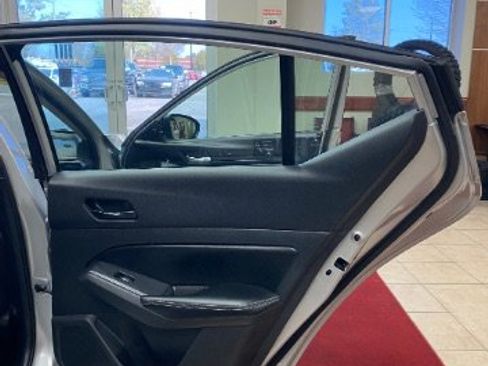 Used 2024 Nissan Altima 2.5 SV image 16