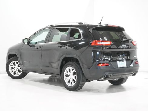 Used 2015 Jeep Cherokee Latitude w/ Cold Weather Group image 5