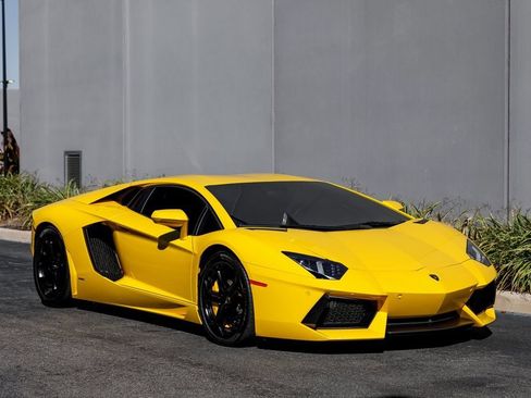 Used 2014 Lamborghini Aventador image 7
