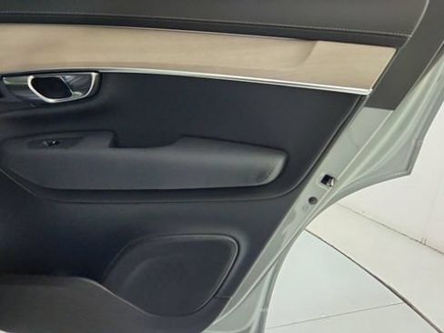 New 2026 Volvo XC90 B6 Plus w/ Protection Package Premier AWD/4WD image 36