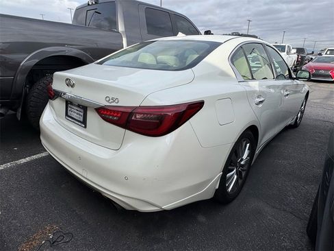 Used 2018 INFINITI Q50 Luxe w/ Sensory Package (Luxe) image 3