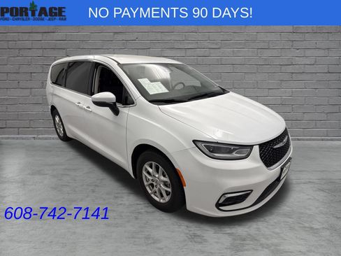 Used 2023 Chrysler Pacifica Touring-L FWD image 1