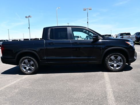 Used 2025 Honda Ridgeline TrailSport image 5