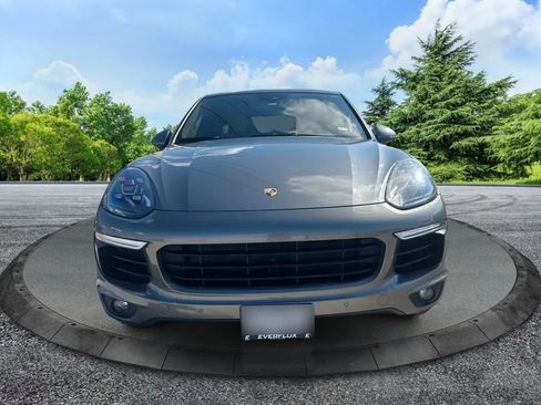 Used 2016 Porsche Cayenne S image 2