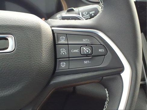 New 2025 Jeep Grand Cherokee Altitude image 26