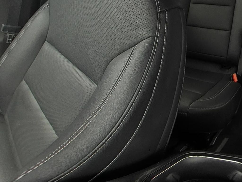 Certified 2025 Chevrolet Traverse LT AWD/4WD image 12