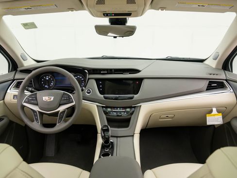 New 2026 Cadillac XT5 Premium Luxury w/ LPO, Floor Liner Package image 11