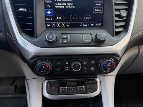 Used 2022 GMC Acadia SLT w/ Technology Package image 12