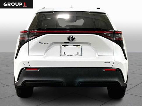 Used 2023 Toyota bZ4X XLE image 4