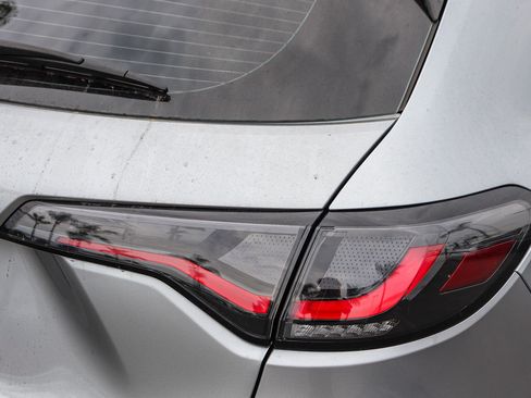 Used 2024 Honda HR-V LX image 9