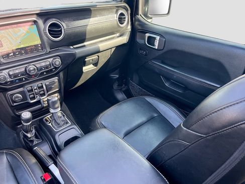 Used 2022 Jeep Wrangler Unlimited Sahara w/ Cold Weather Group AWD/4WD image 26