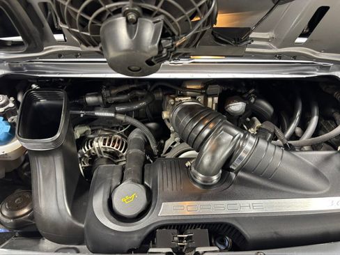 Used 2005 Porsche 911 Carrera image 18