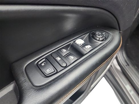 Used 2018 Jeep Compass Limited w/ Navigation Group image 20