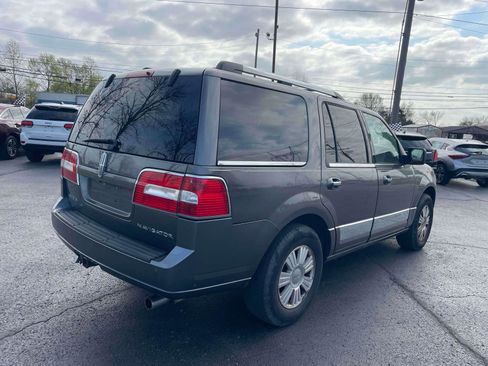 Used 2010 Lincoln Navigator 4WD image 4