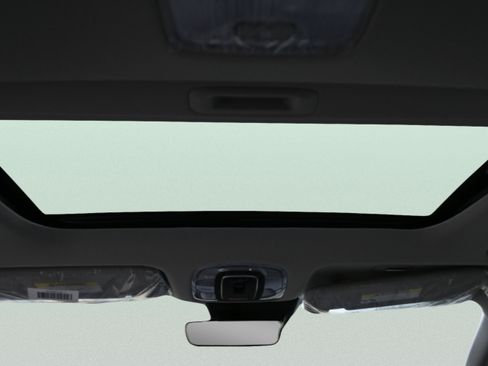 Certified 2025 Hyundai Elantra Limited FWD image 12