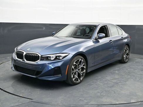 Used 2025 BMW 330i Sedan w/ M Sport Package RWD image 3