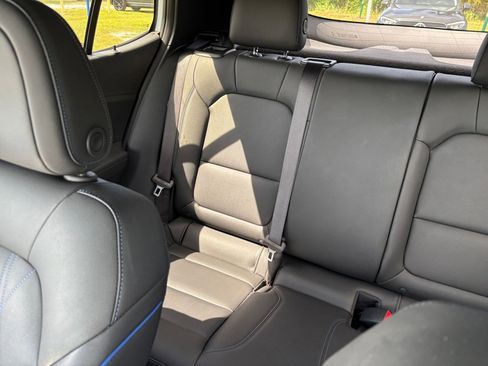 Used 2025 Buick Envista Sport Touring image 39