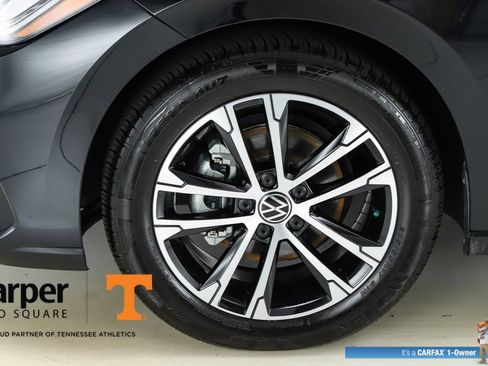 Used 2025 Volkswagen Jetta Sport FWD image 41